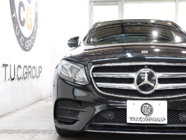MERCEDES BENZ E class sedan