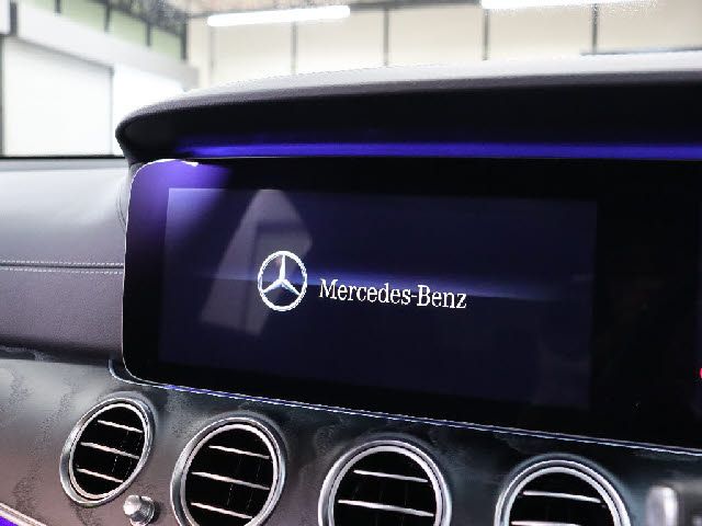 MERCEDES BENZ E class sedan