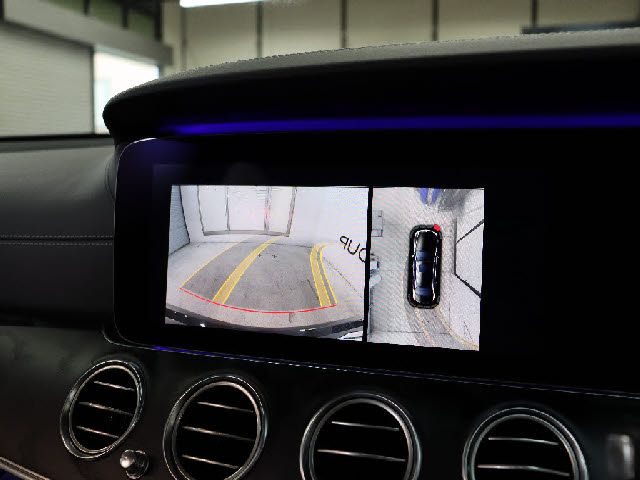MERCEDES BENZ E class sedan