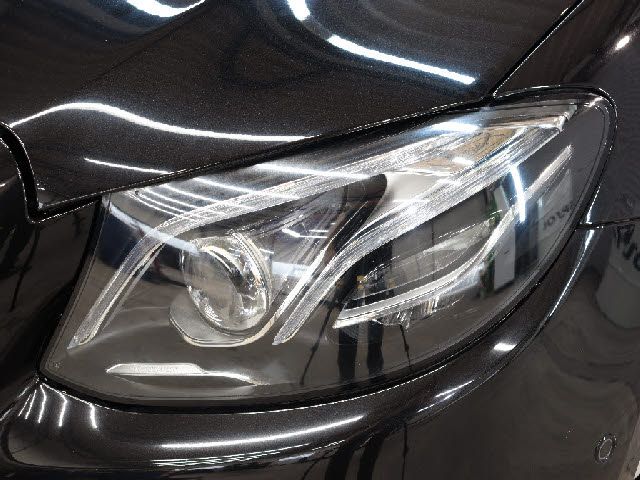 MERCEDES BENZ E class sedan