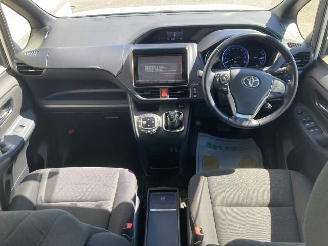VOXY HYBRID
