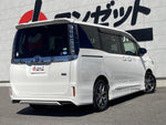 VOXY HYBRID
