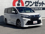 VOXY HYBRID