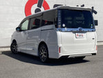 VOXY HYBRID