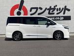 VOXY HYBRID