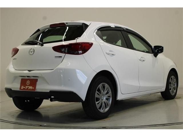 MAZDA2