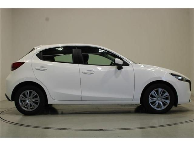 MAZDA2