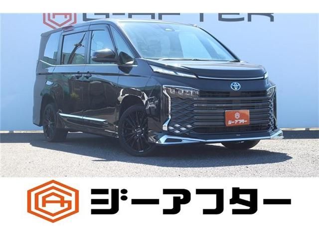 VOXY HYBRID 4WD
