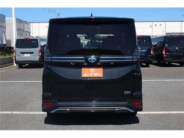 VOXY HYBRID 4WD