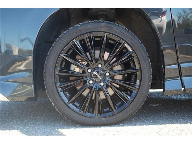 VOXY HYBRID 4WD