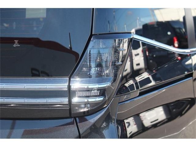 VOXY HYBRID 4WD