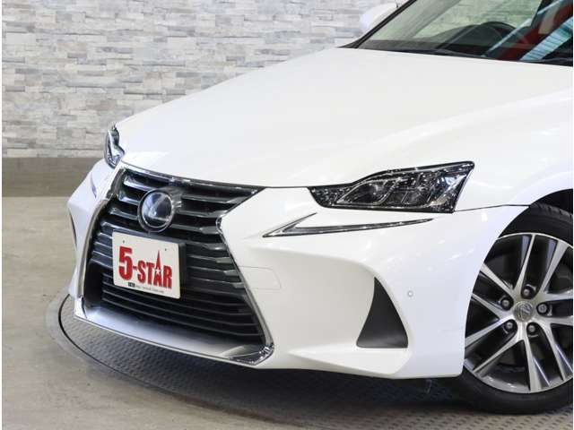 LEXUS IS200t
