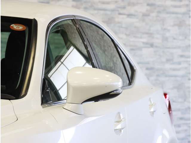 LEXUS IS200t