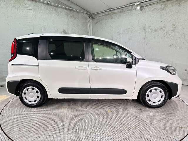 SIENTA HYBRID