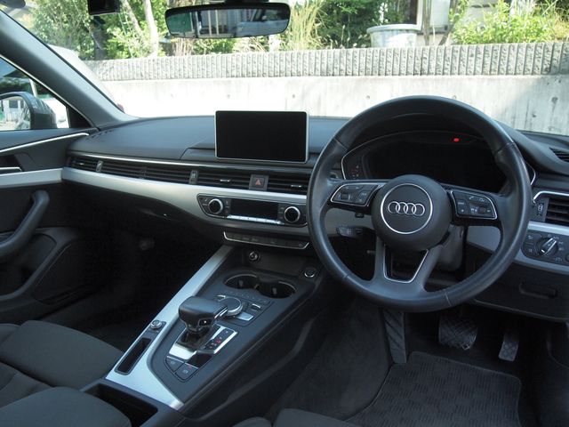 AUDI A4 AVANT