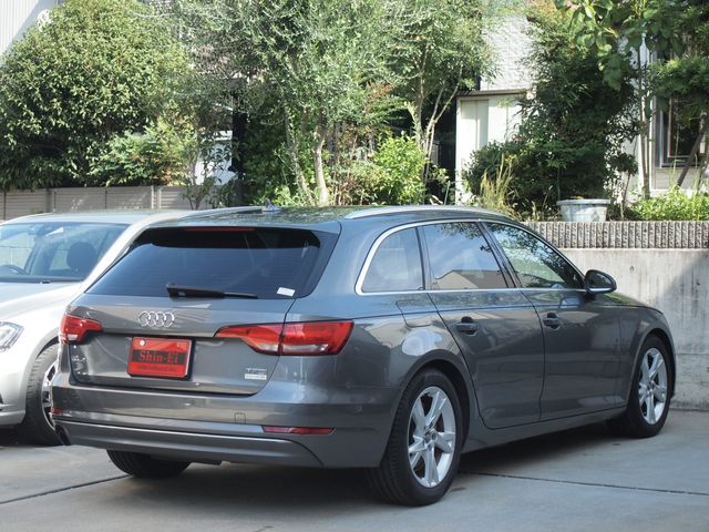 AUDI A4 AVANT