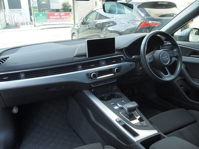 AUDI A4 AVANT