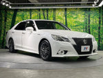 CROWN sedan hybrid