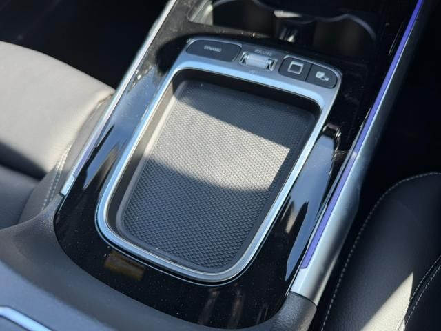 MERCEDES BENZ GLB