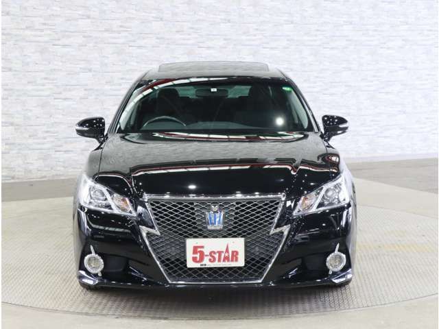 CROWN sedan hybrid