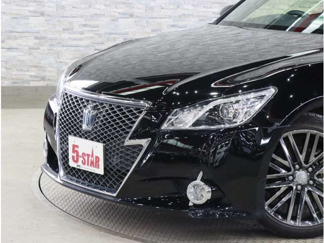 CROWN sedan hybrid