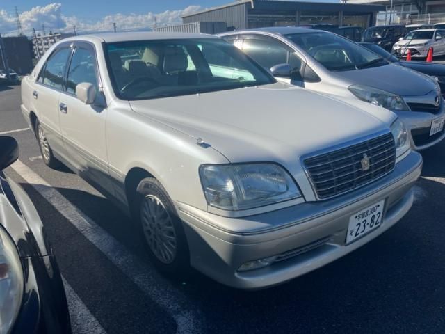 CROWN sedan