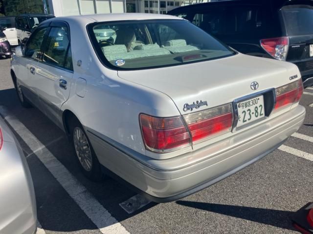 CROWN sedan