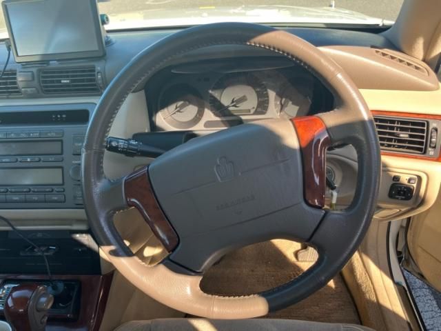 CROWN sedan