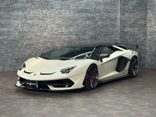 LAMBORGHINI Aventador