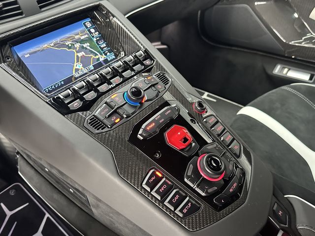LAMBORGHINI Aventador