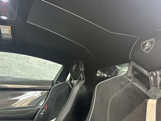 LAMBORGHINI Aventador