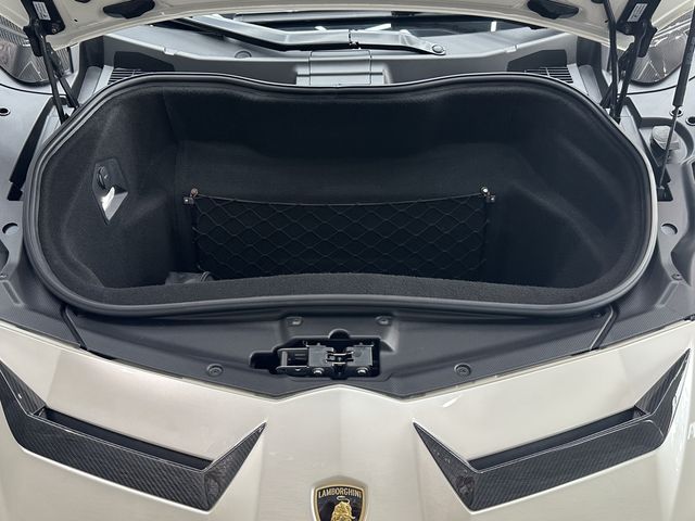 LAMBORGHINI Aventador