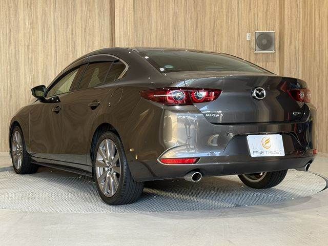 MAZDA3 SEDAN