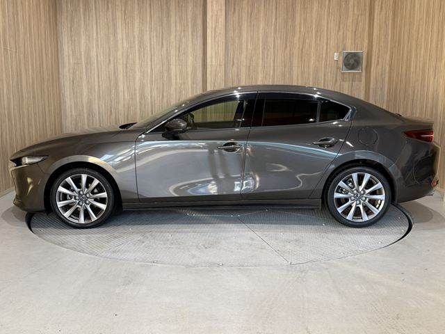 MAZDA3 SEDAN