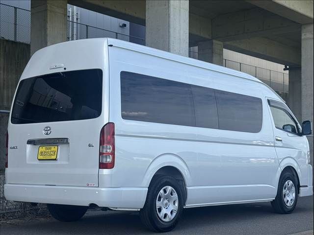 HIACE COMMUTER
