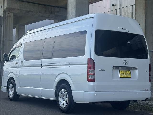 HIACE COMMUTER
