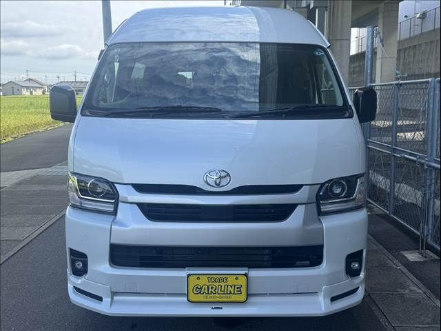 HIACE COMMUTER