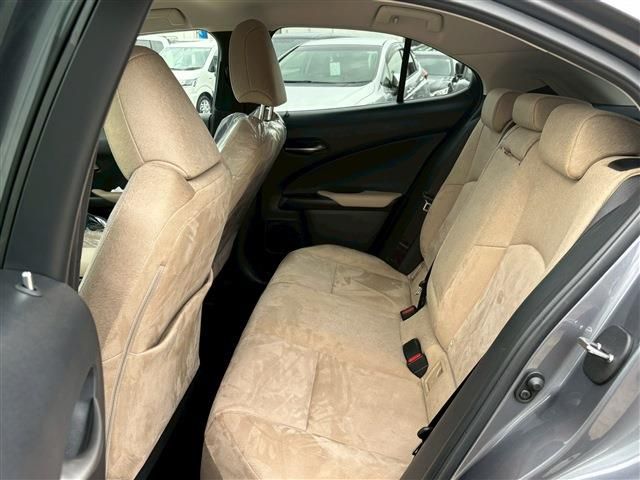 LEXUS UX200