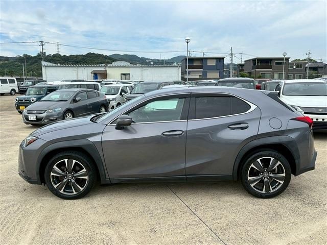 LEXUS UX200