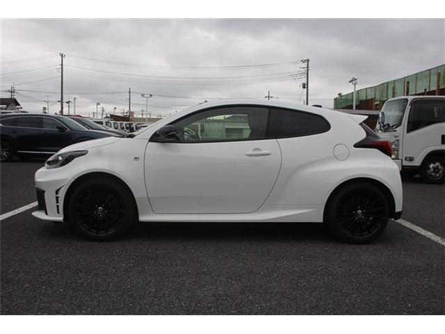 GR YARIS