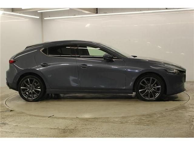 MAZDA3 FASTBACK
