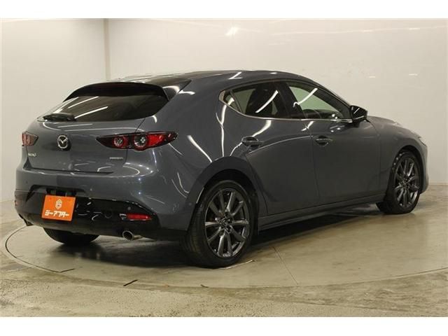 MAZDA3 FASTBACK