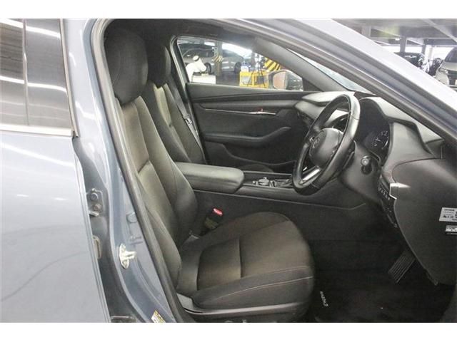 MAZDA3 FASTBACK