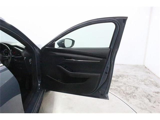 MAZDA3 FASTBACK