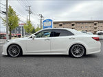 CROWN sedan hybrid