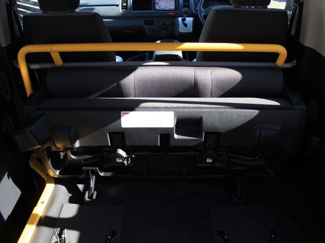 HIACE COMMUTER