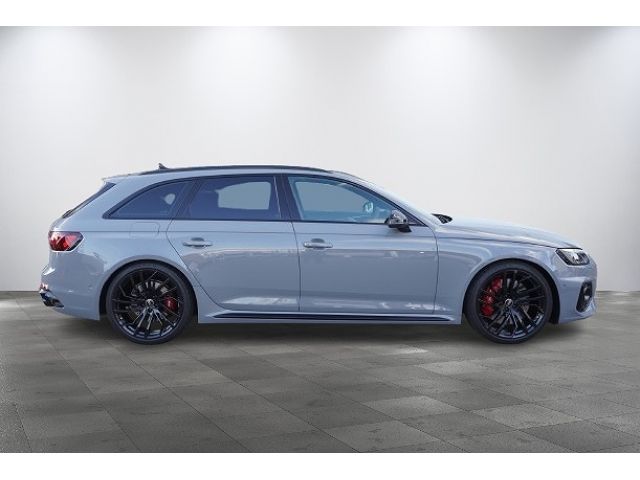 AUDI RS4 AVANT