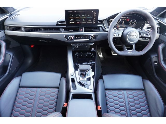 AUDI RS4 AVANT