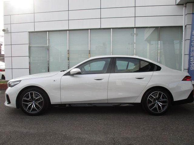 BMW 5 Series sedan