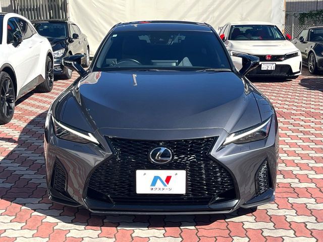 LEXUS IS300